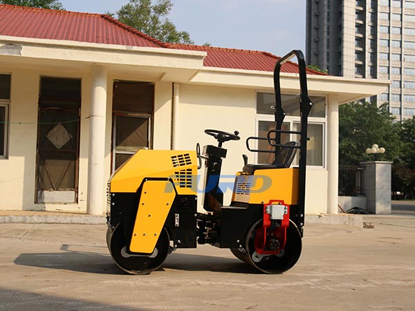小型壓路機(jī) 小型壓路機(jī)