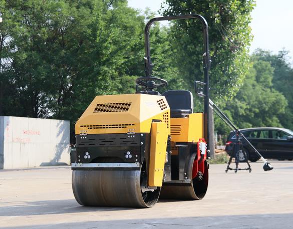 小型壓路機如何散熱呢？